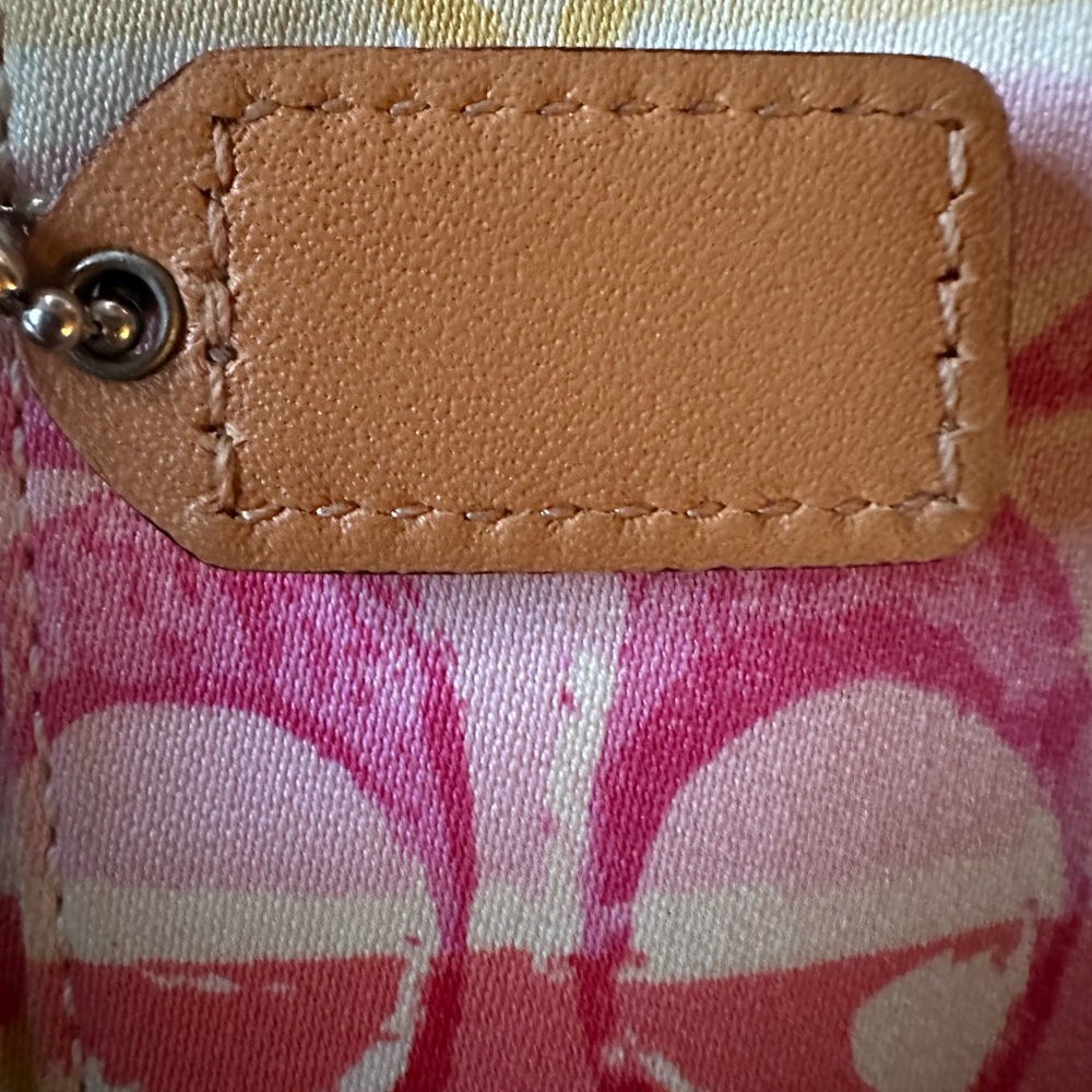 Coach Hamptons Weekend Signature Watercolor Wristlet - Picture 6 of 12